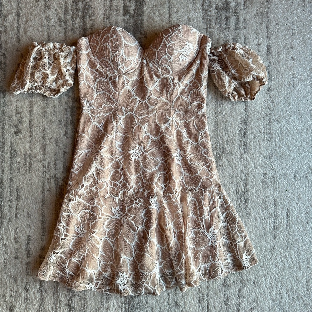 NWT Princess Polly Peach Pink White Floral Lace Off-Shoulder Dress, Size 4